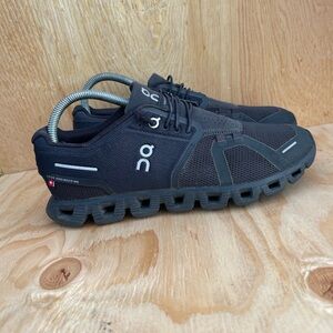 ON RUNNING On Cloud 5 Athletic Lifestyle Shoes Women’s Size 8